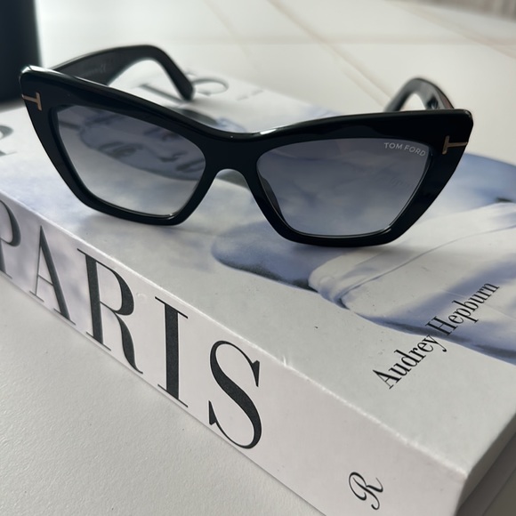 Authentic Tom Ford sunglasses - Picture 3 of 5